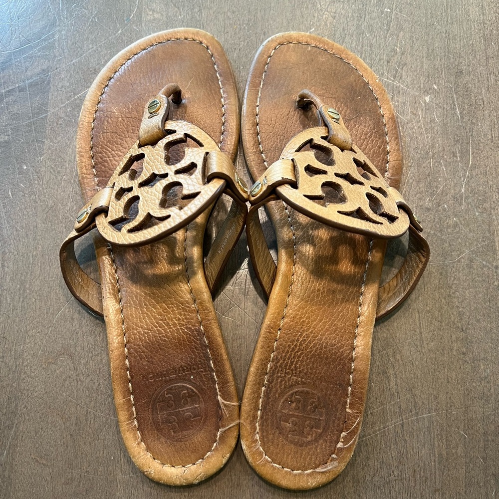Tory Burch Pebble Millers!!